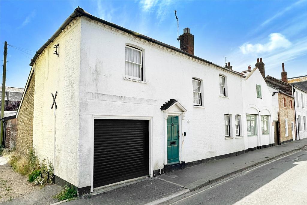 Western Road, Littlehampton, West Sussex 3 bed end of terrace house for