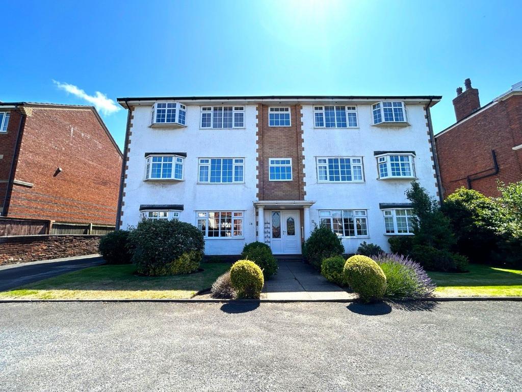 Queens Road, Southport, PR9 9EX 2 bed apartment for sale £135,000
