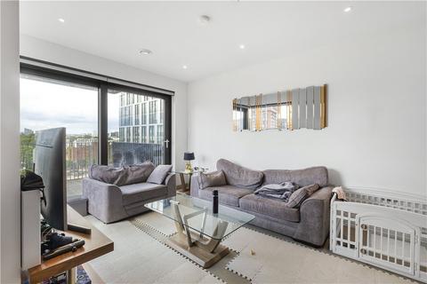 1 bedroom apartment to rent, Viaduct Gardens, London, SW11