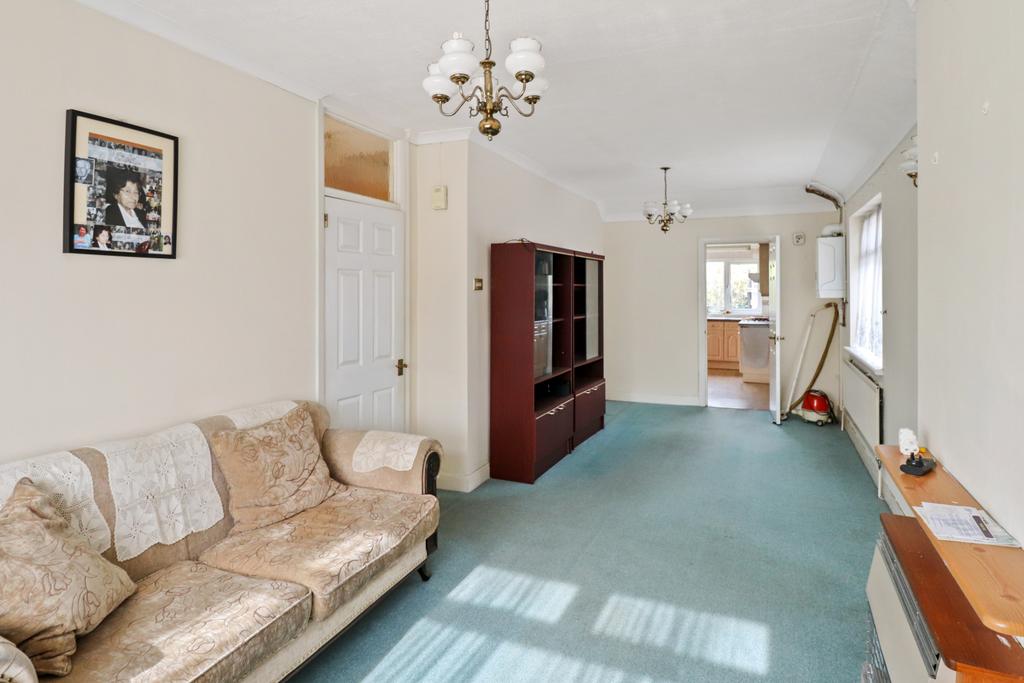 King Harolds Way, Bexleyheath, DA7 2 bed bungalow for sale £440,000