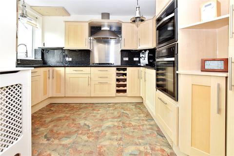 2 Alers Road, Bexleyheath, DA6 8HS