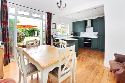 19 Oaklands Road, Bexleyheath, DA6 7AN