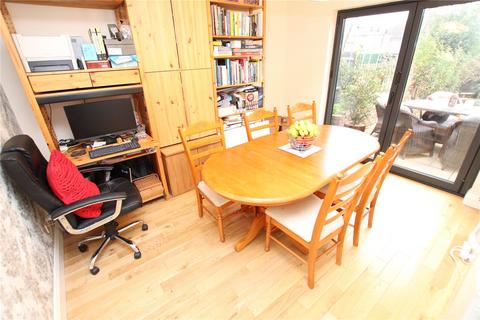 10 Ronaldstone Road, Sidcup, DA15 8QU