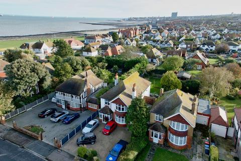 21 Barnes Avenue, Westbrook, Margate, CT9 5EQ