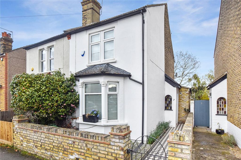 Albert Road, Bexley Village, Kent, DA5 3 bed semidetached house for sale £625,000