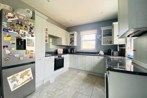 2 bedroom flat for sale, Farley Road, Catford, London, SE6