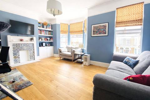 2 bedroom flat for sale, Farley Road, Catford, London, SE6