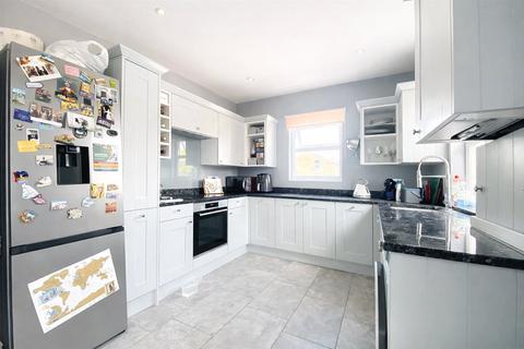 2 bedroom flat for sale, Farley Road, Catford, London, SE6