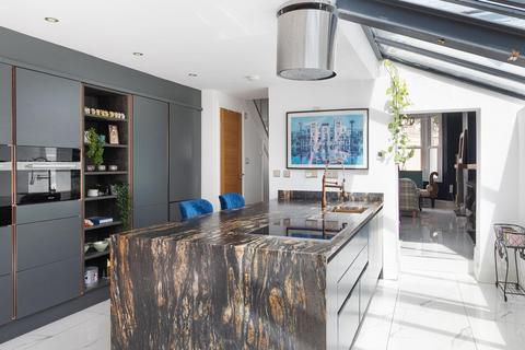 32 Burnthwaite Road, London, SW6 5BE