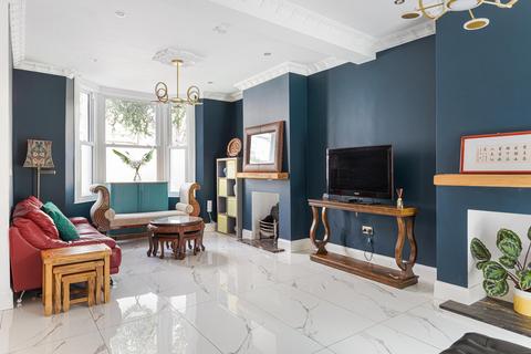 32 Burnthwaite Road, London, SW6 5BE