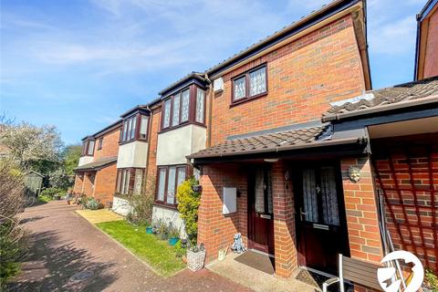 2 bedroom flat for sale - Runnymede Court, Lunedale Road, Fleet Estate, Dartford Kent, DA2