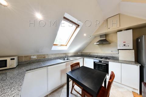 2 bedroom flat to rent, Westbere Road, West Hampstead, NW2