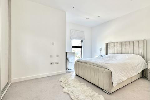 88 Norman Lane, Castle Hill, Swanscombe, DA10 1EL