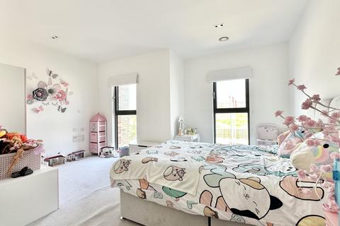 88 Norman Lane, Castle Hill, Swanscombe, DA10 1EL
