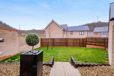 4 Farmer Close, Castle Hill, Swanscombe, DA10 1DH