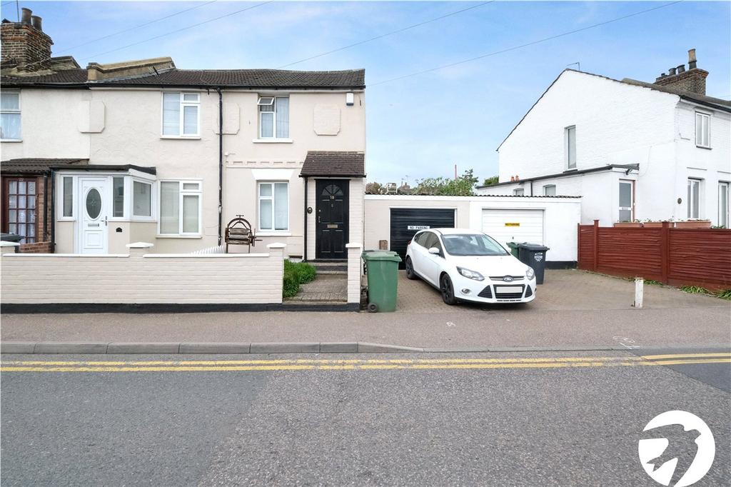 Stanhope Road, Kent, DA10 2 bed end of terrace house for sale £300,000