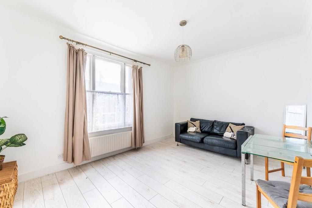 West Street, Bromley, BR1 1 bed to rent £1,325 pcm (£306 pw)