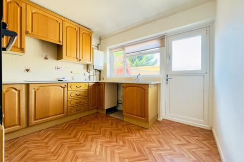 2 bedroom bungalow for sale, Casstine Close, Hextable, Kent, BR8