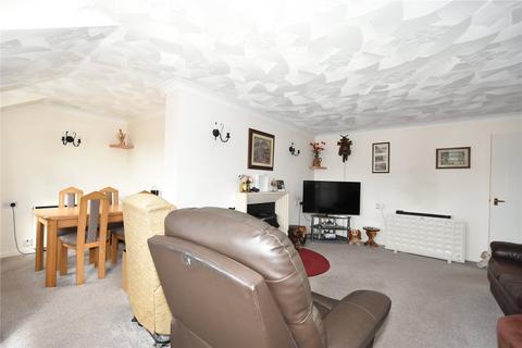 2 bedroom flat for sale - Kennett Court, Oakleigh Close, BR8