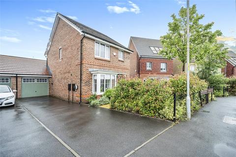 3 bedroom detached house for sale - Berry Avenue, Wednesbury, West Midlands, WS10