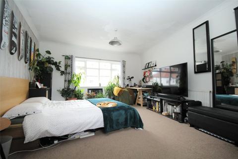 52 Stevedale Road, Welling, DA16 1NH