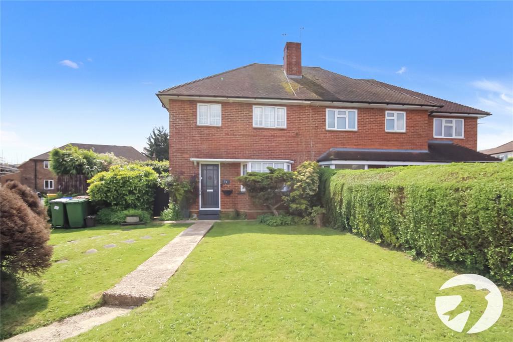 Blenheim Drive, Welling, Kent, DA16 3 bed house for sale £500,000