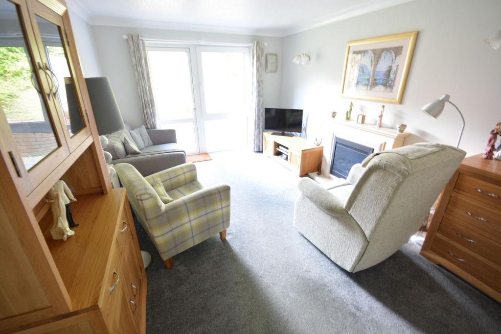 Wentworth Drive, Broadstone BH18 1 bed ground floor flat for sale £