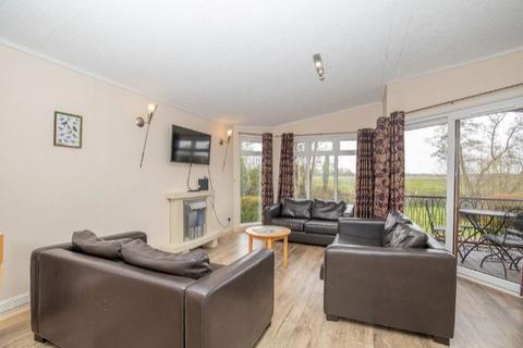 undefined, Three Bed Mutford Holiday Lodge Waveney River Centre, South Norfolk NR34