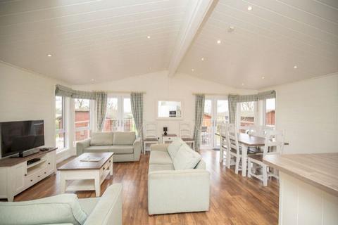 2 bedroom lodge for sale - Waveney River Centre, Burgh St. Peter NR34
