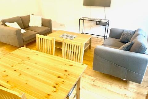 2 bedroom apartment to rent, BRAMPTON MANOR, SO16