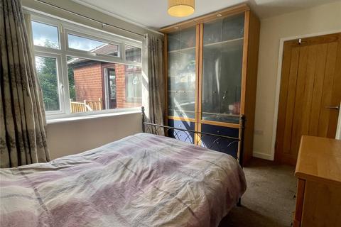 11 Chiltern Close, Shaw, Oldham, OL2 7RL