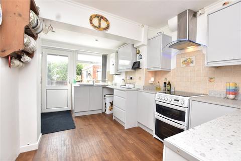 3 Dingle Avenue, Shaw, Oldham, OL2 8DD
