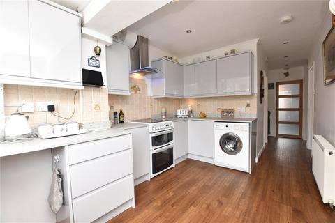 3 Dingle Avenue, Shaw, Oldham, OL2 8DD