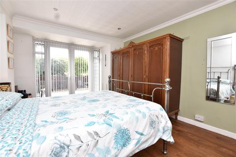 3 Dingle Avenue, Shaw, Oldham, OL2 8DD