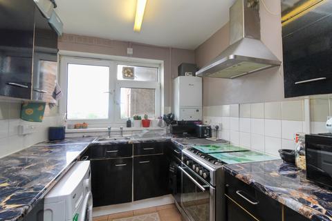 2 bedroom flat for sale, Whittaker Court, Studley Road