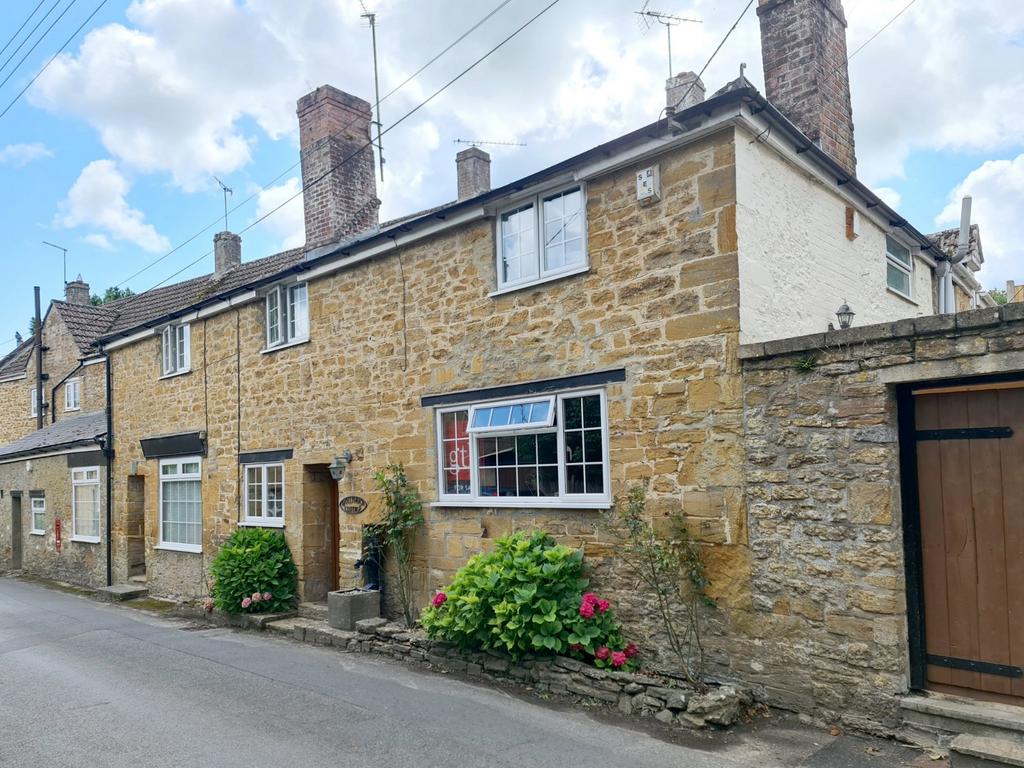 Burton Road, East Coker, Yeovil, Somerset, BA22 4 bed semidetached