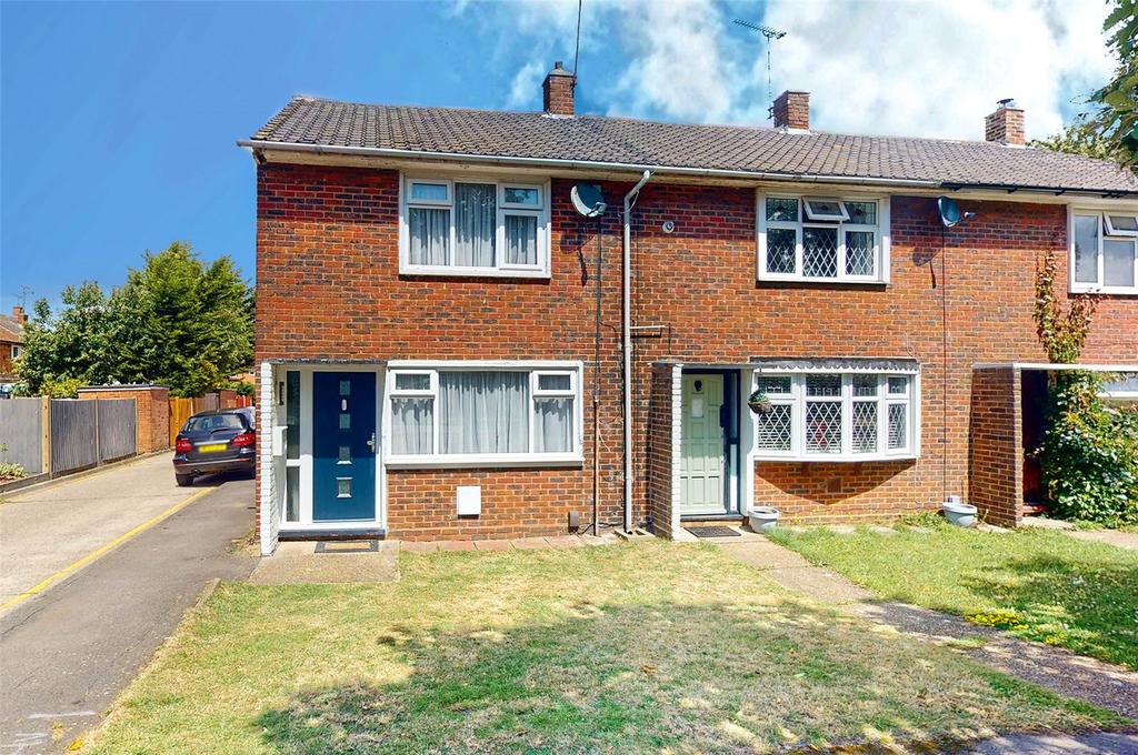 Witchards, KINGSWOOD, Basildon, Essex, SS16 2 bed end of terrace house