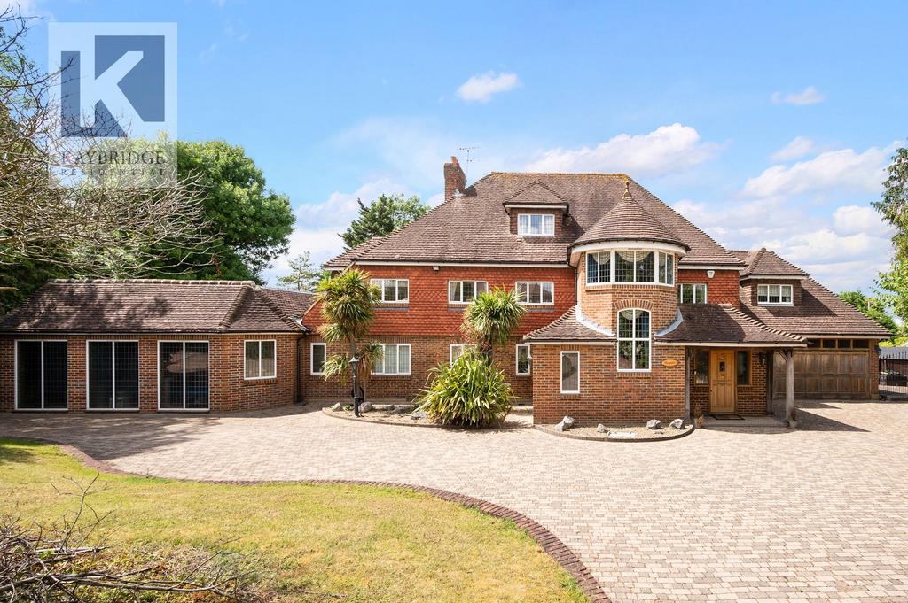 Latymer, South Cheam, private road, family...
