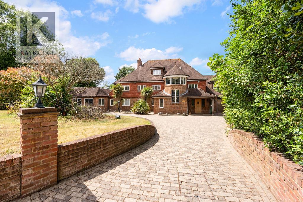 Latymer, South Cheam, private road, family...