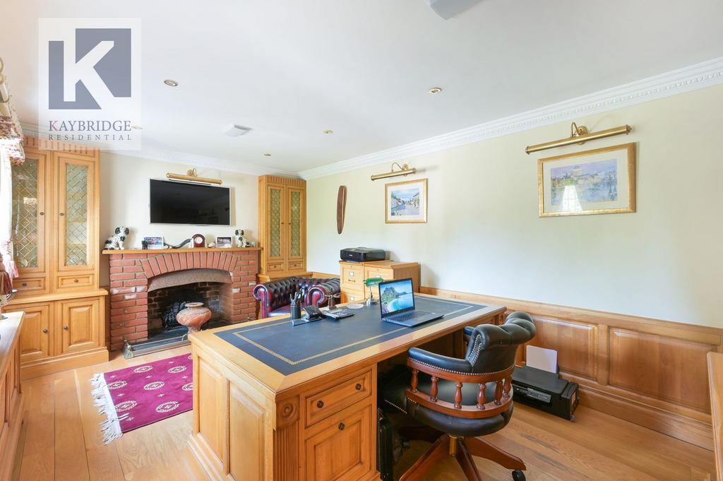 Latymer, South Cheam, private road, family...