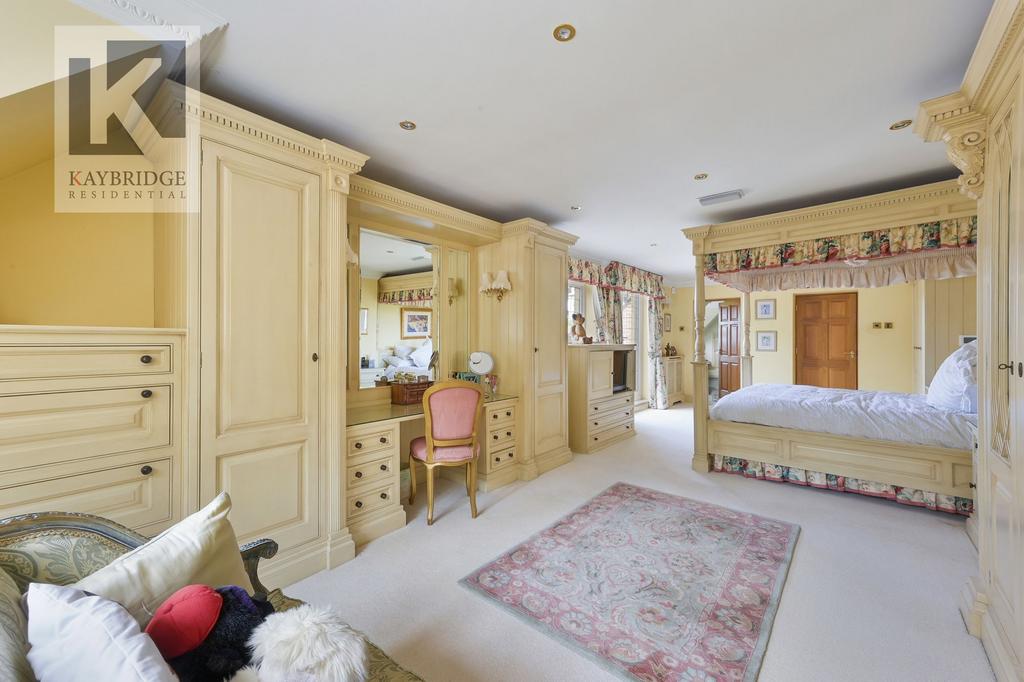 Latymer, South Cheam, private road, family...