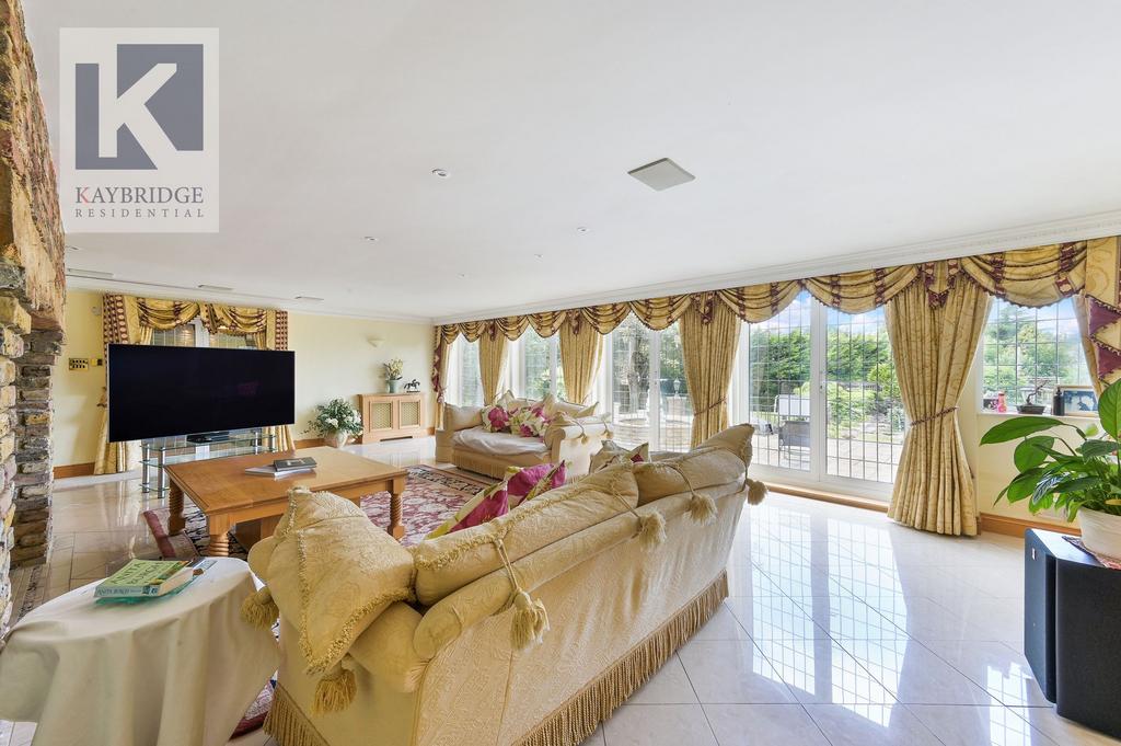 Latymer, South Cheam, private road, family...