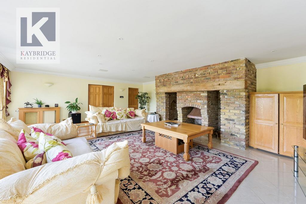 Latymer, South Cheam, private road, family...