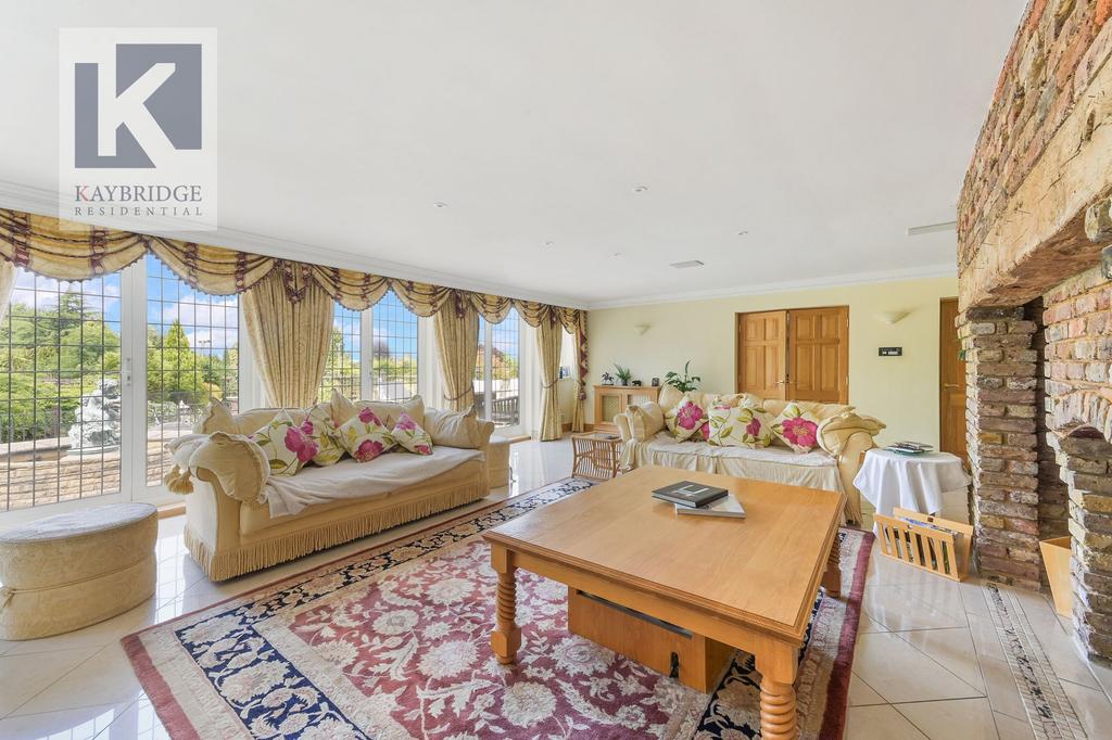 Latymer, South Cheam, private road, family...