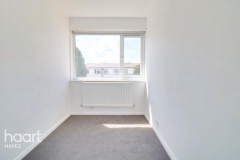 21 Waylands, Hayes, UB3 2QU