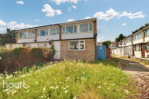 21 Waylands, Hayes, UB3 2QU