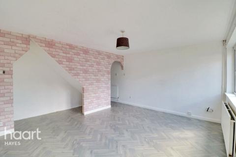 21 Waylands, Hayes, UB3 2QU