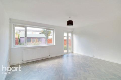 21 Waylands, Hayes, UB3 2QU