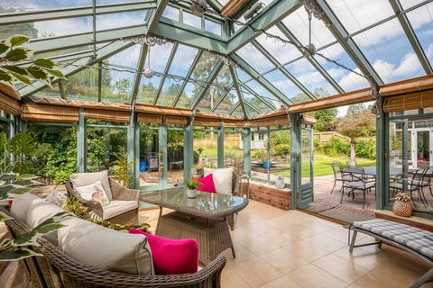 20 Blythe Way, Solihull, B91 3EY
