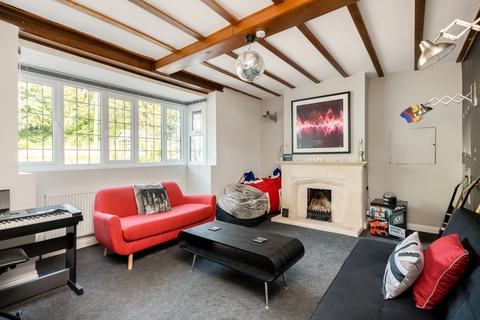 20 Blythe Way, Solihull, B91 3EY